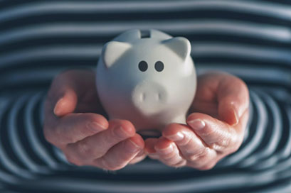 woman-with-piggy-coin-bank-1024×684